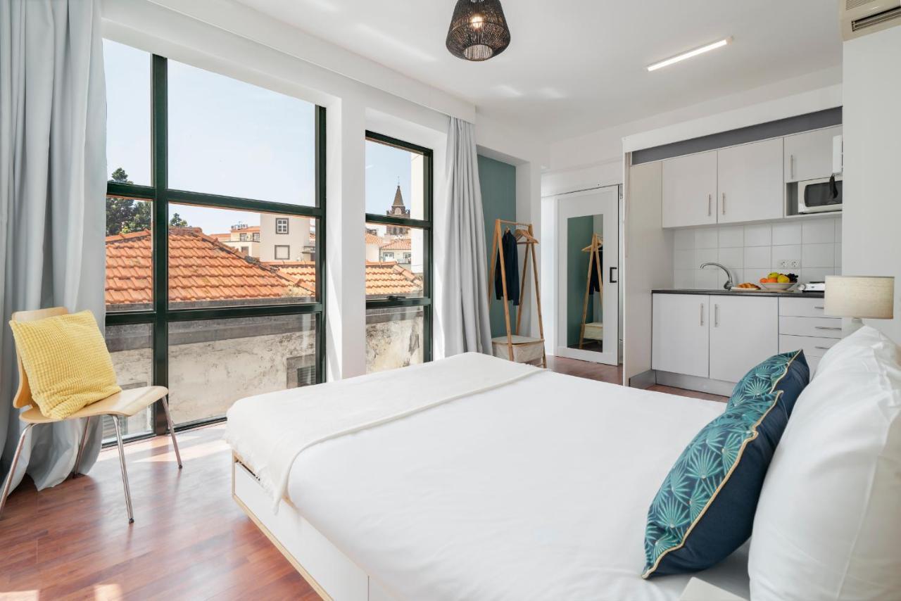 Pelourinho Apartments By An Island Apart ฟุงชาล ภายนอก รูปภาพ