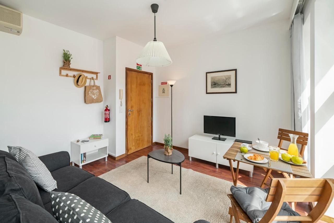 Pelourinho Apartments By An Island Apart ฟุงชาล ภายนอก รูปภาพ