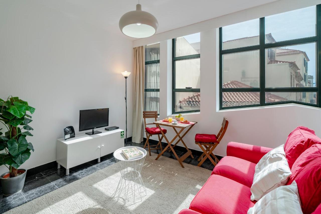 Pelourinho Apartments By An Island Apart ฟุงชาล ภายนอก รูปภาพ