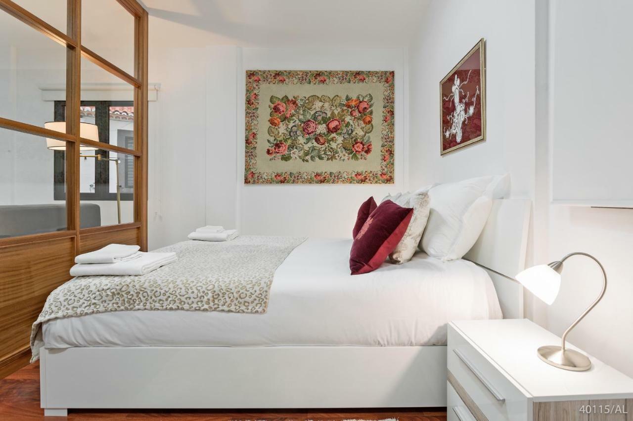 Pelourinho Apartments By An Island Apart ฟุงชาล ภายนอก รูปภาพ