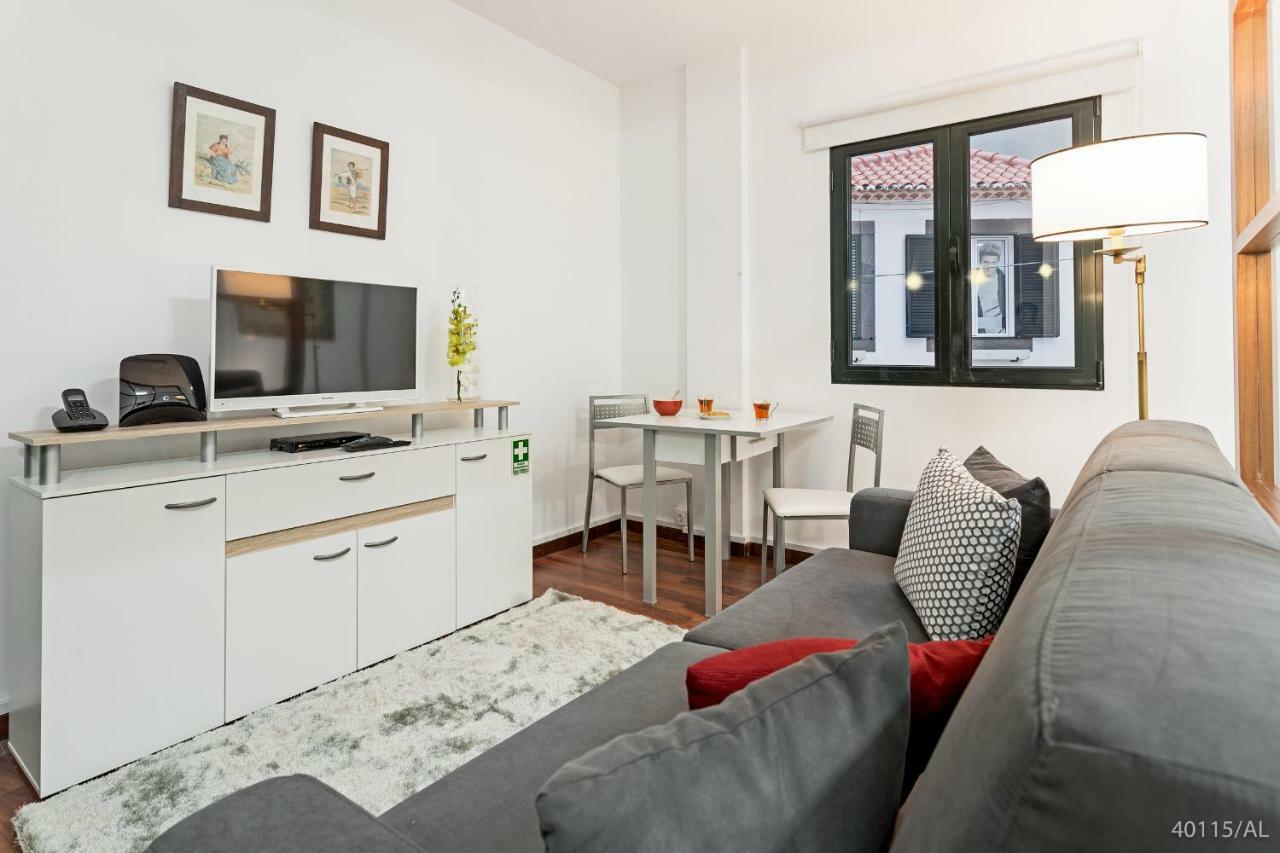 Pelourinho Apartments By An Island Apart ฟุงชาล ภายนอก รูปภาพ