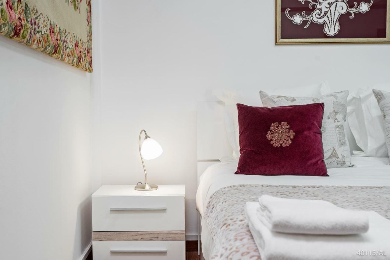 Pelourinho Apartments By An Island Apart ฟุงชาล ภายนอก รูปภาพ